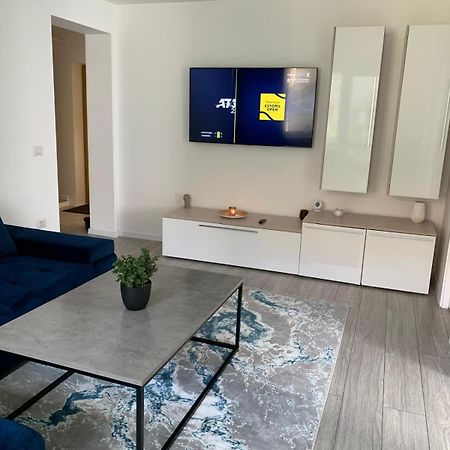 Rose Apartment เปียตราเนียมซ์ ภายนอก รูปภาพ